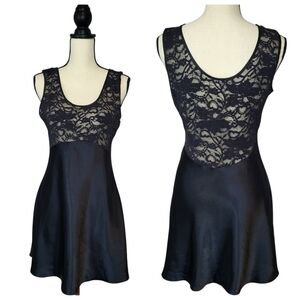 Victoria's Secret Baby Doll Slip Black Satin Lace Scoop Neckine Women's Size